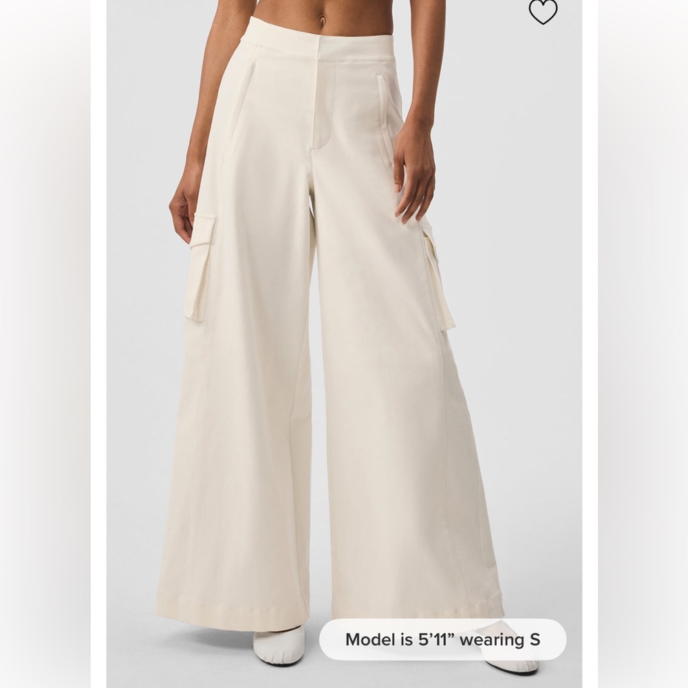 NWT ALO Show Off Cargo Wide Leg Trouser (Regular), Ivory, XXS